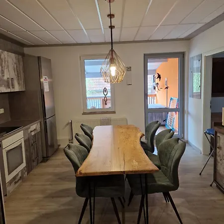Moderne Grosse 2 Raumwohnung Mit Wlan, Vollausgestattete Kueche