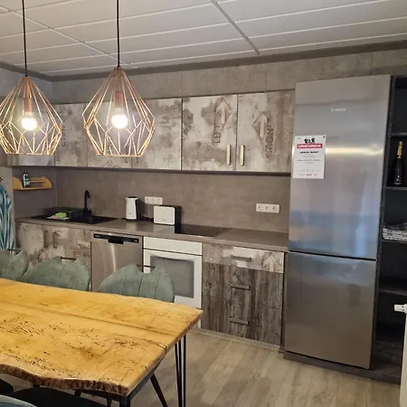 Moderne Grosse 2 Raumwohnung Mit Wlan, Vollausgestattete Kueche Apartment *